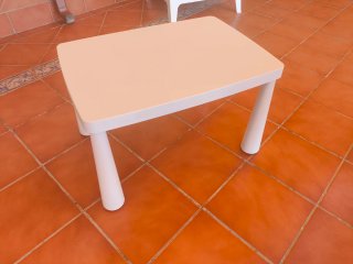 Mesa infantil blanca
