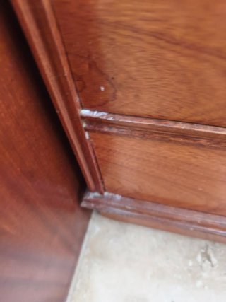 2 Mesitas de noche de madera, cómoda y cabecero
