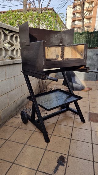 Barbacoa de carbón metálica