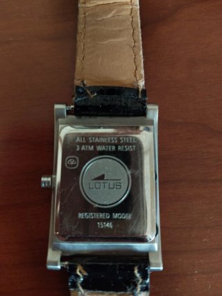 Reloj Lotus Cuadrado acero y Negro