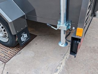Remolque cerrado 750 kg