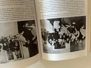 Novela Ilustrado con fotografías de la época