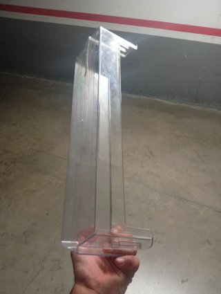 Cajones y estantería nevera Balay