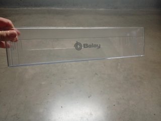 Cajones y estantería nevera Balay
