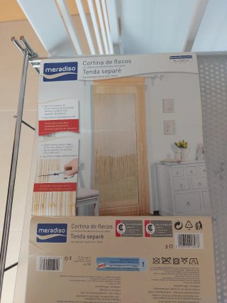 Cortina de hilos para puerta o ventana con bolitas