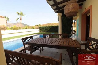 Chalet en alquiler en Coín