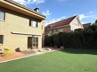 Casa pareada en alquiler en Zona Pueblo en Pozuelo de Alarcón