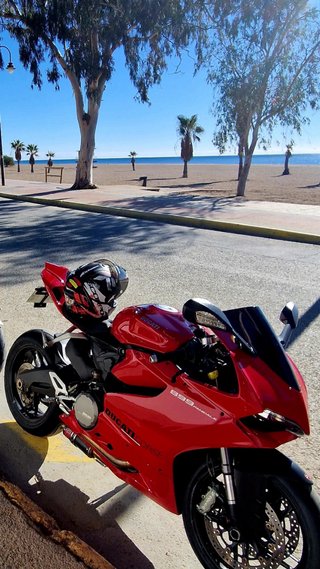 Ducati 899 Panigale Roja