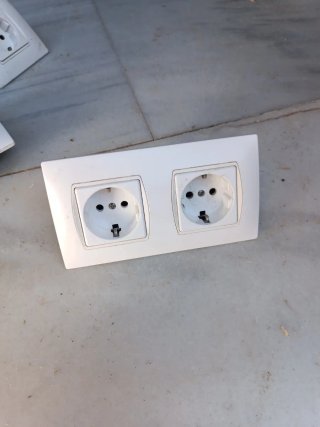 Enchufes e interruptores para vivienda