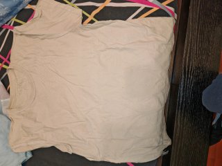 Camiseta básica color beige