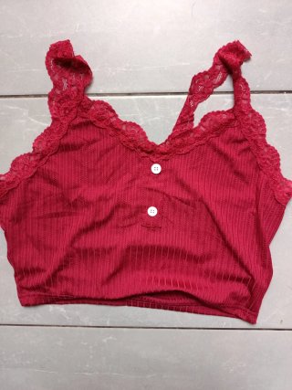 Conjunto pijama negro encaje y el otro granate.