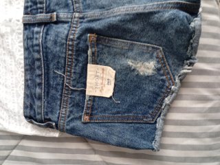 Conjunto Pull&Bear: Top blanco y shorts vaqueros