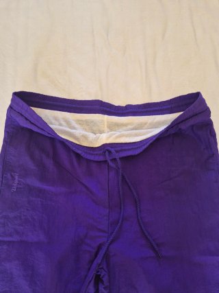 Pantaloni vintage viola e colorati