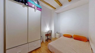 Piso en venta en El Raval en Barcelona