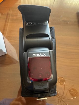 Flash Godox TT600 con funda