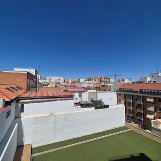Piso en alquiler en Bellas Vistas en Madrid