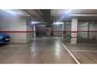 Garaje en venta en Eixample Nord – La Devesa en Girona