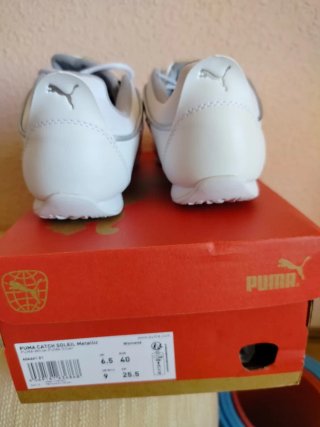 Zapatillas Puma Blancas y Plateadas Talla 40