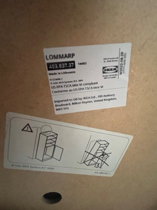 Mobile IKEA LOMMARP in legno e vetro