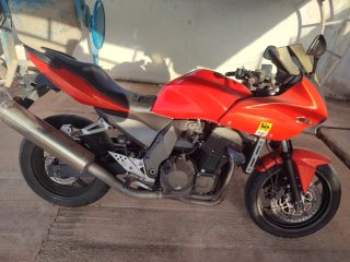 Moto Kawasaki Roja Naked/Sportbike