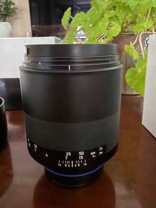 Zeiss Milvus 1.4/85 ZE Canon EF