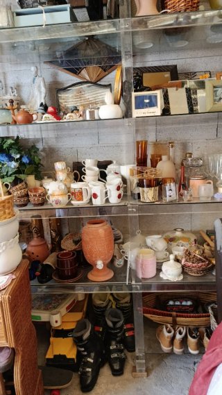 Lote de objetos decorativos y utilitarios