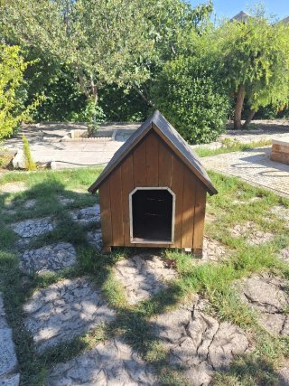 Caseta para perro grande de madera