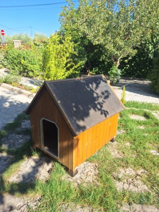 Caseta para perro grande de madera