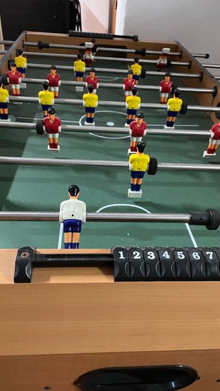 Futbolín de madera