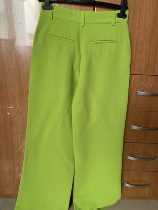 Pantalón ancho Zara verde lima