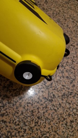 Maleta infantil amarilla con ruedas