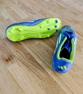 Lote Ropa Fútbol Niño + Botas Adidas F50