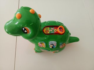 Dinosauro Clementoni interattivo