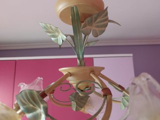 Lámpara forja con tulipas de cristal