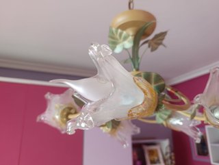 Lámpara forja con tulipas de cristal