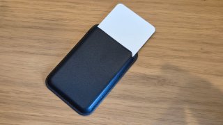 Tarjetero magnético negro. Tipo Magsafe