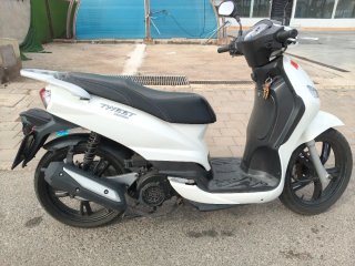 Peugeot Tweet 125 Scooter Blanca