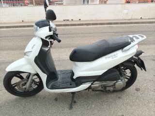 Peugeot Tweet 125 Scooter Blanca