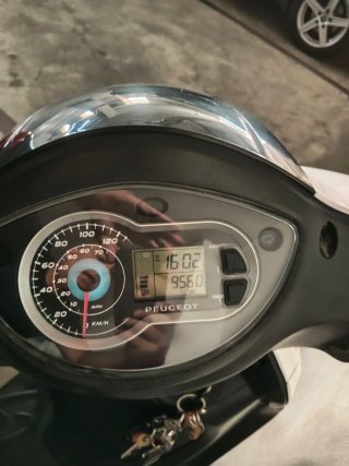 Peugeot Tweet 125 Scooter Blanca