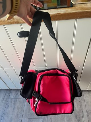 Bolsa nevera rosa y negra