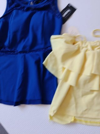 Lote 2 blusas: azul y amarillo