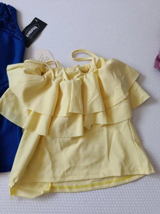 Lote 2 blusas: azul y amarillo