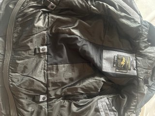 Abrigo Quiksilver 10k Gris/Negro talla 10 años