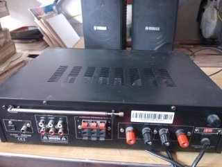 Amplificador Fonestar con altavoces Yamaha