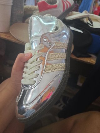 Zapatillas Adidas Plata Brillo Nuevas