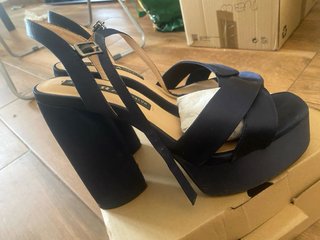 Sandalias Zara Tacon Azul