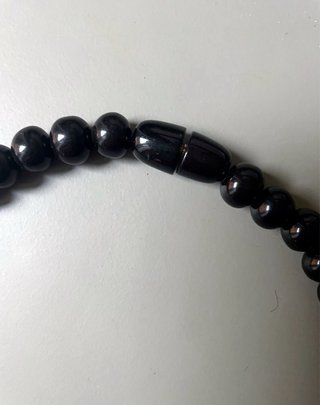 Collana geometrica resina bianco nero nuova
