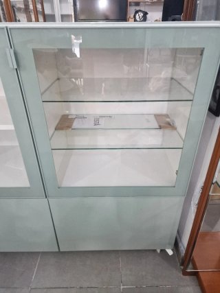 Aparador Ikea verde y blanco