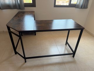 Escritorio esquinero L VASAGLE de madera y metal