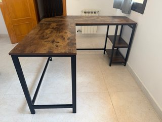 Escritorio esquinero L VASAGLE de madera y metal